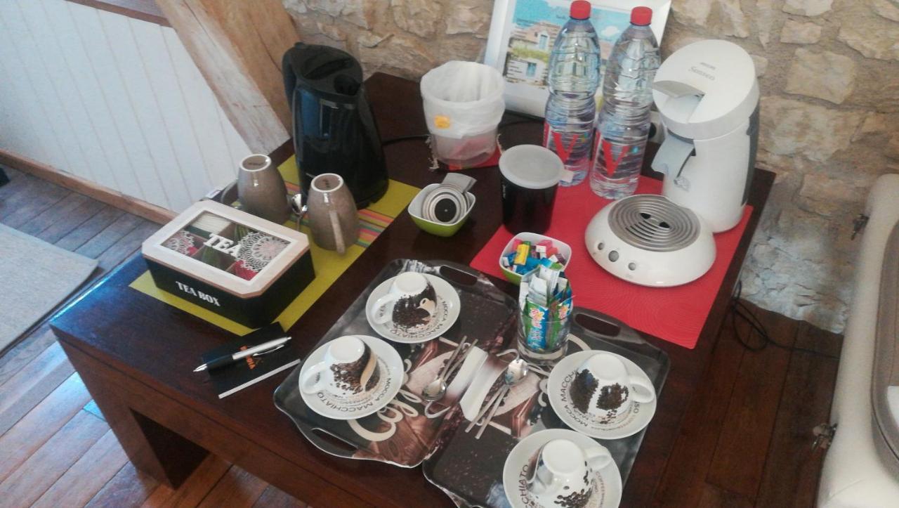 Gîte et chambres d'hôtes Le Chêne Billault Pouant Extérieur photo