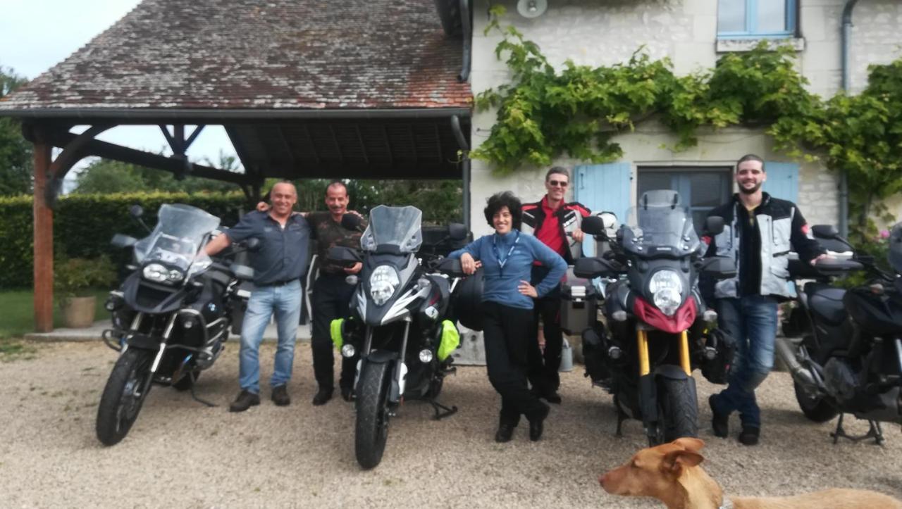 Gîte et chambres d'hôtes Le Chêne Billault Pouant Extérieur photo