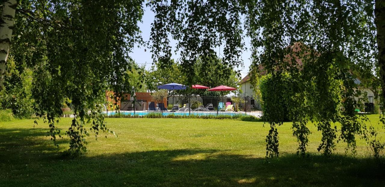 Gîte et chambres d'hôtes Le Chêne Billault Pouant Extérieur photo