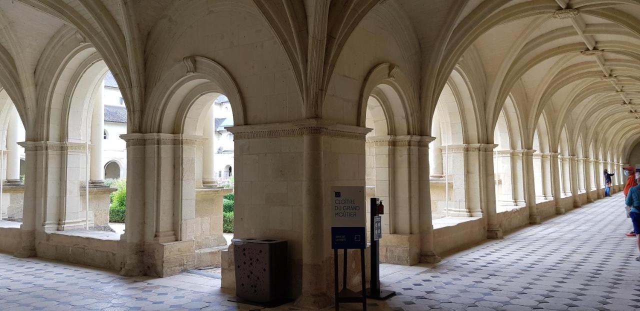 Gîte et chambres d'hôtes Le Chêne Billault Pouant Extérieur photo