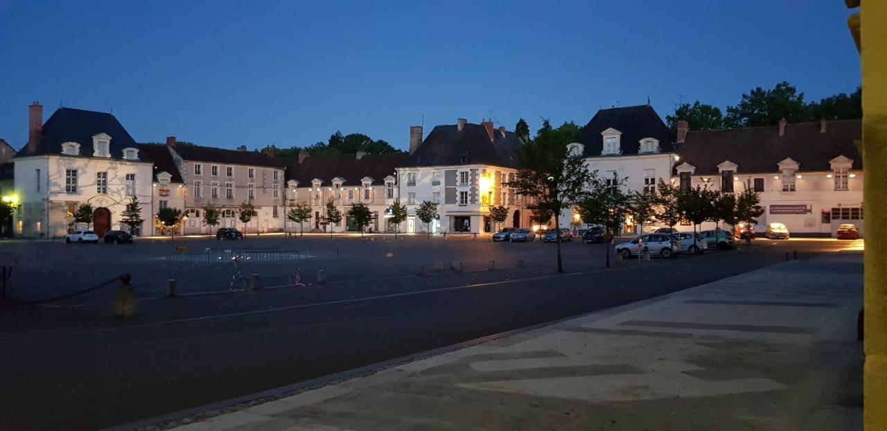 Gîte et chambres d'hôtes Le Chêne Billault Pouant Extérieur photo