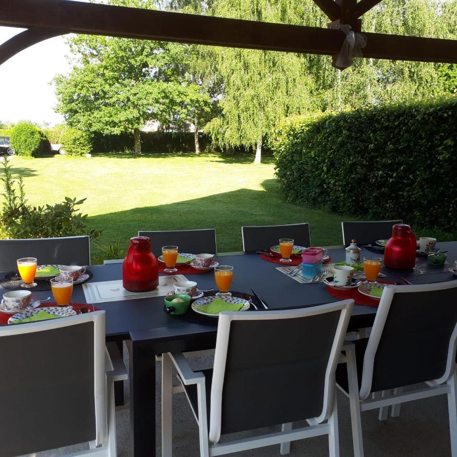 Gîte et chambres d'hôtes Le Chêne Billault Pouant Extérieur photo